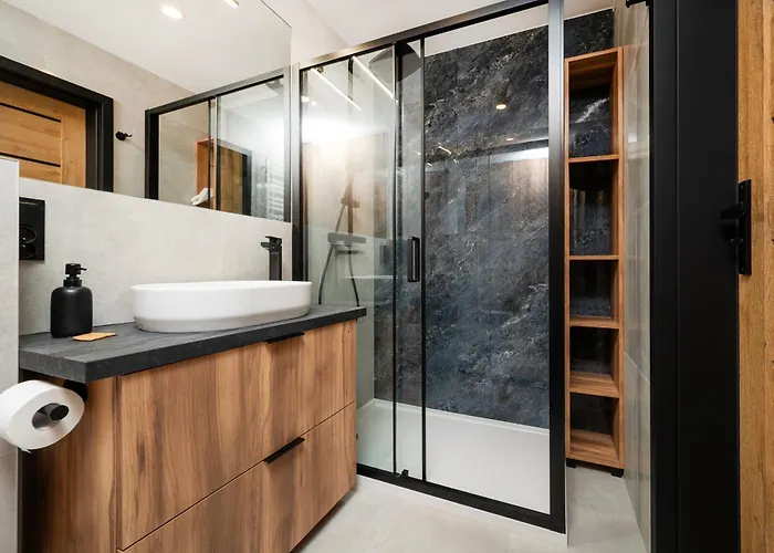 Lägenhet Fabryczna Blissful Space By Bookinghost